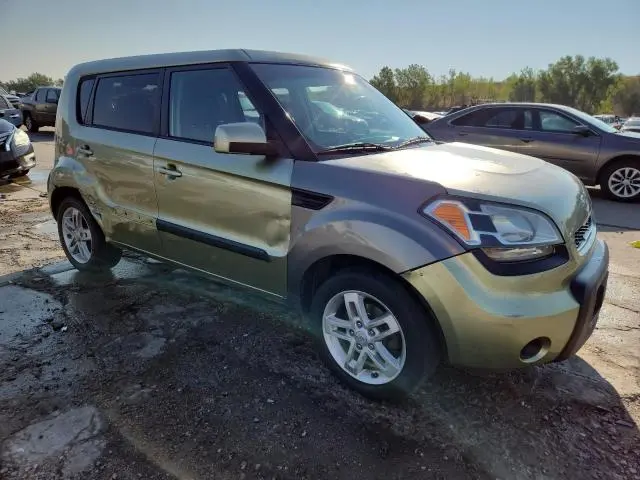 2011 KIA SOUL +  