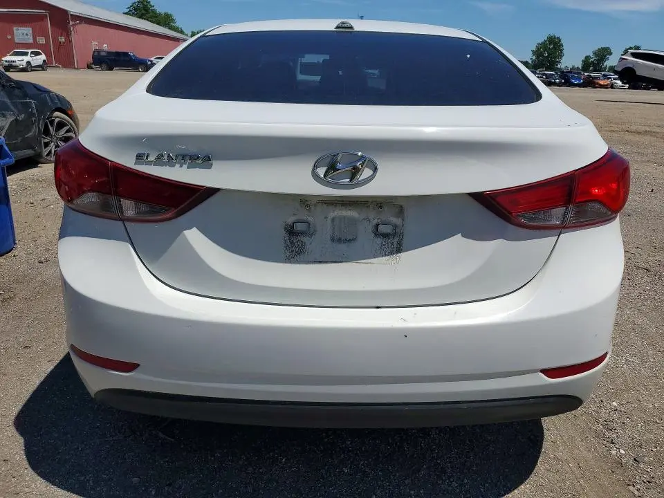 2016 HYUNDAI ELANTRA SE  