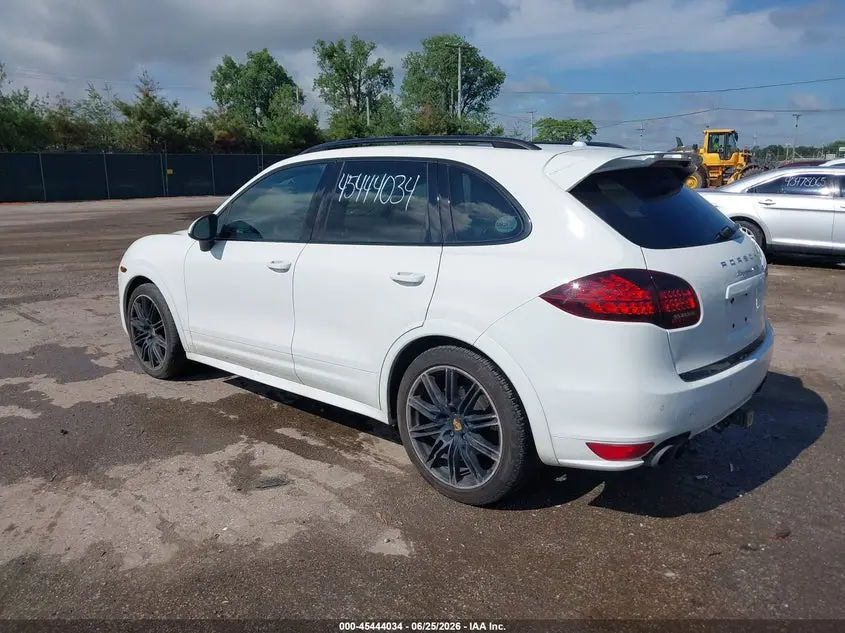 2013 PORSCHE CAYENNE GTS