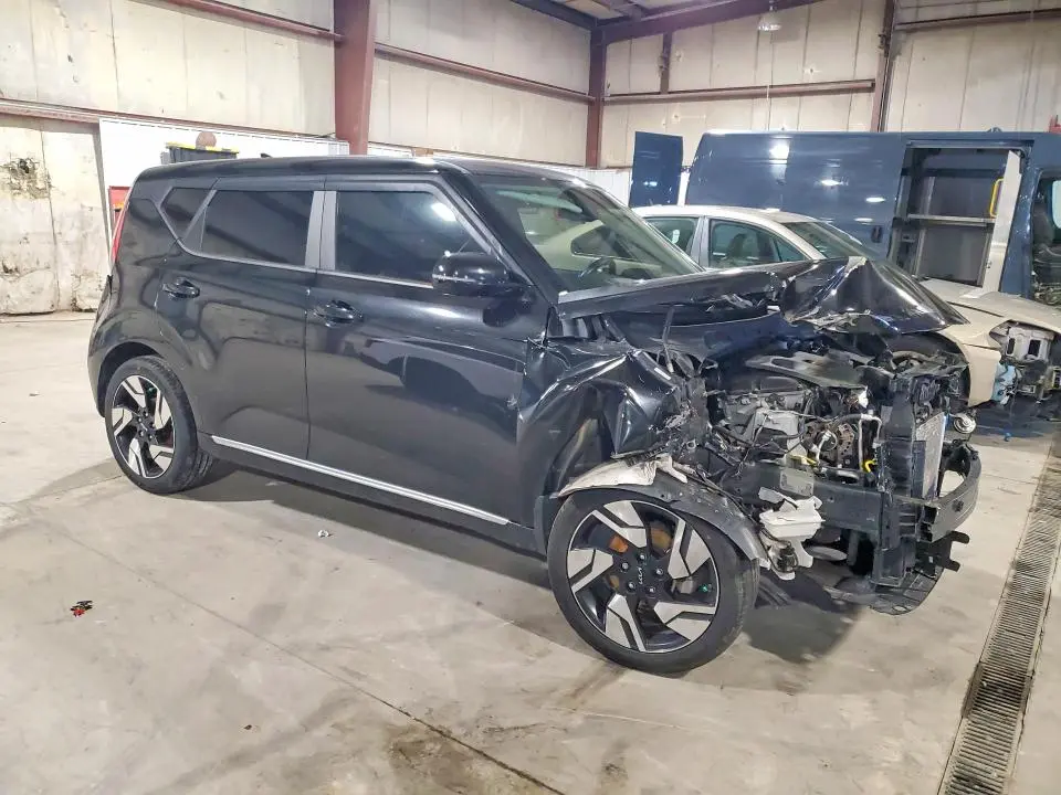 2023 KIA SOUL GT-LINE  