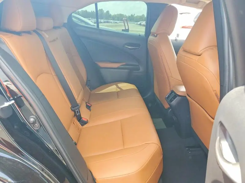 2021 LEXUS UX 200 BASE  