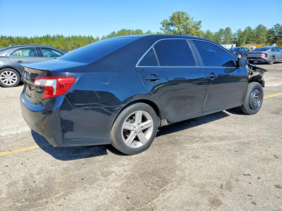2014 TOYOTA CAMRY SE  