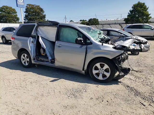 2011 TOYOTA SIENNA LE