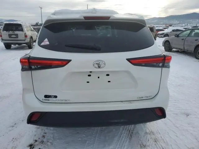 2021 TOYOTA HIGHLANDER XLE  