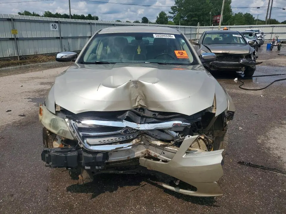 2011 FORD TAURUS LIMITED  