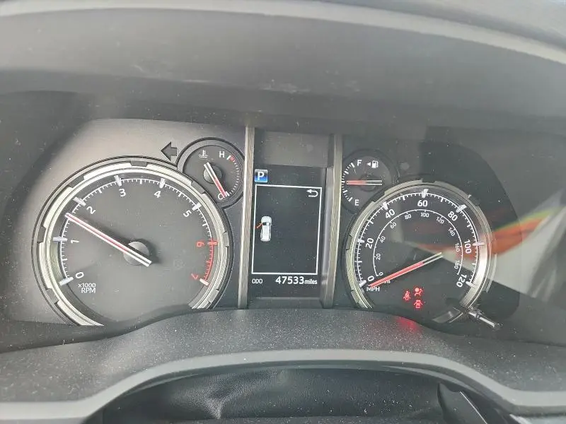 2023 TOYOTA 4RUNNER SE  