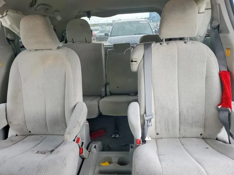 2012 TOYOTA SIENNA LE  