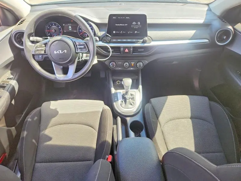2022 KIA FORTE LXS  