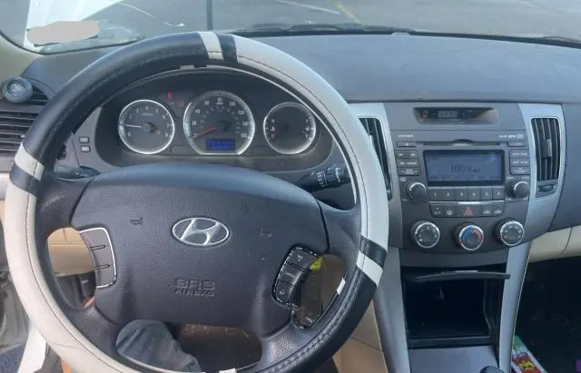 2010 HYUNDAI SONATA GLS  