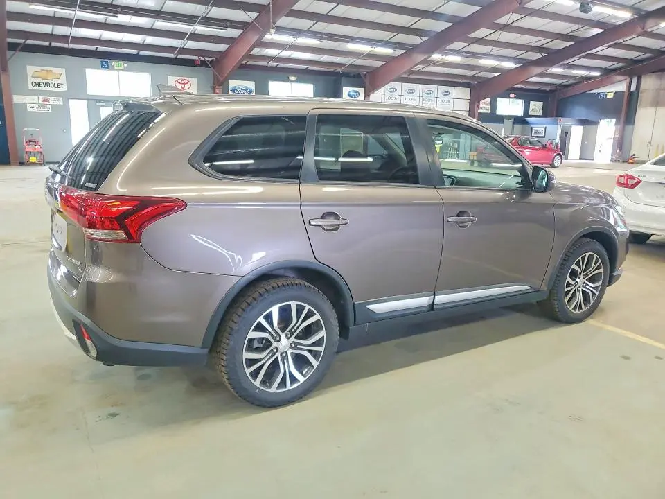 2017 MITSUBISHI OUTLANDER SE  