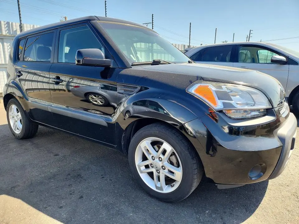 2011 KIA SOUL +  