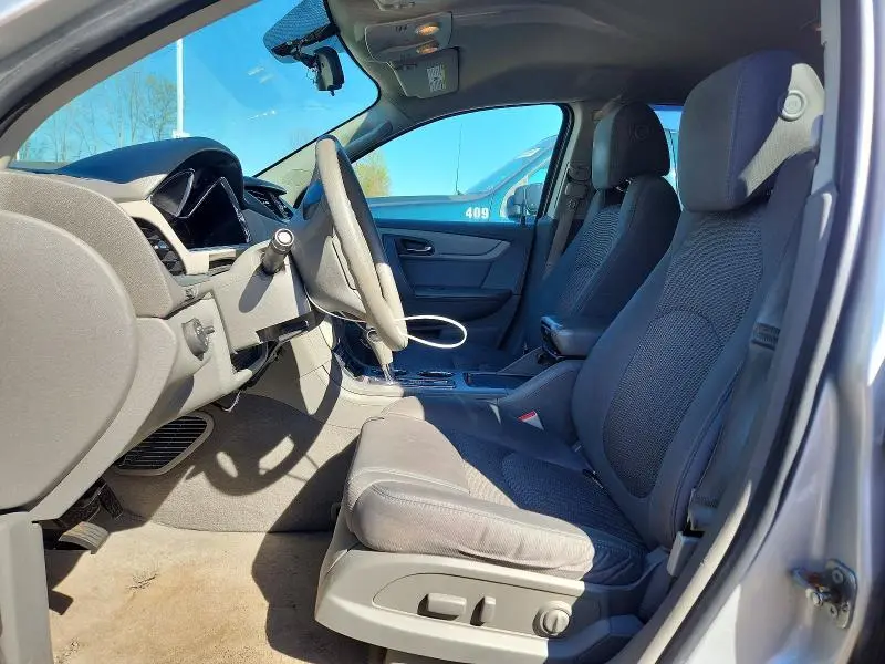 2016 CHEVROLET TRAVERSE LS  