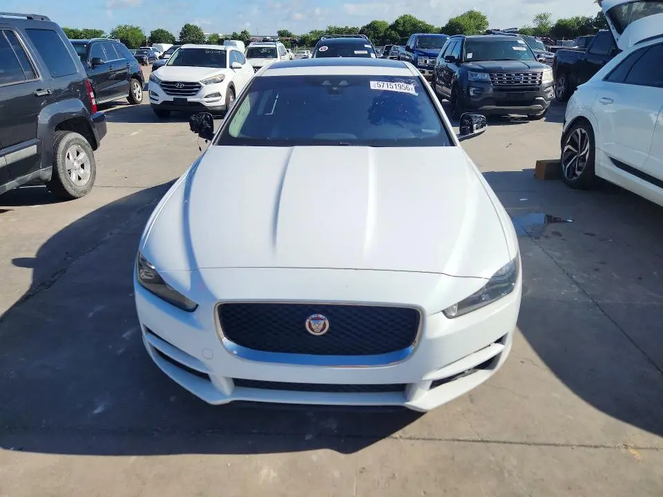 2018 JAGUAR XE PREMIUM  