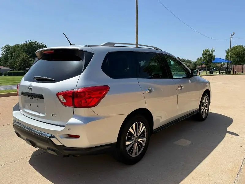 2018 NISSAN PATHFINDER SV  
