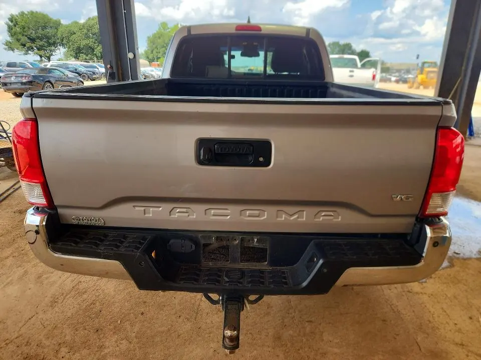 2017 TOYOTA TACOMA SR5 V6  
