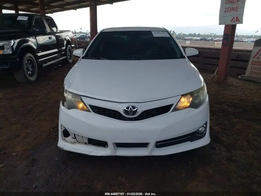 2014 TOYOTA CAMRY SE