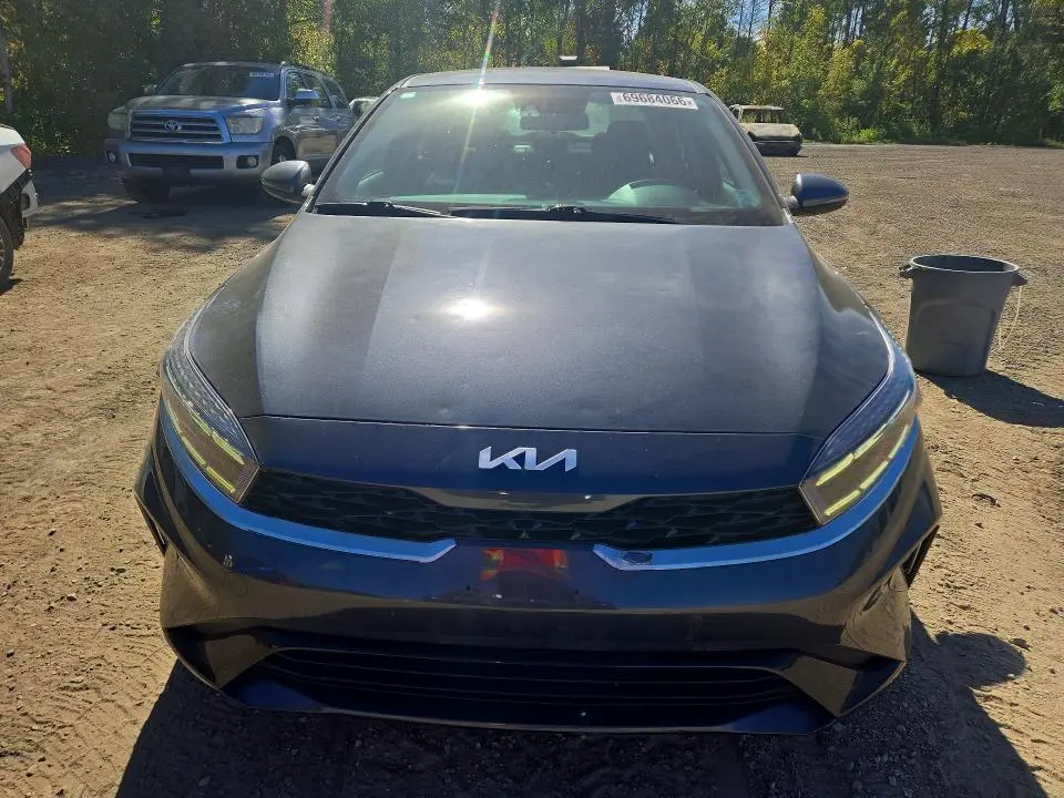2023 KIA FORTE EX  