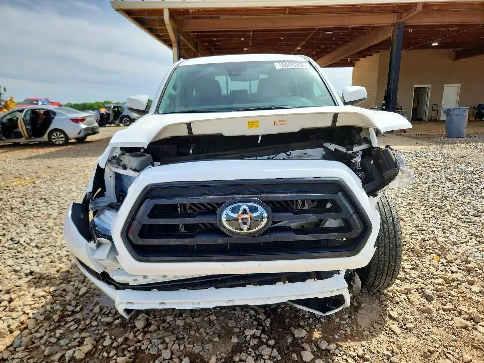2022 TOYOTA TACOMA SR5 V6  