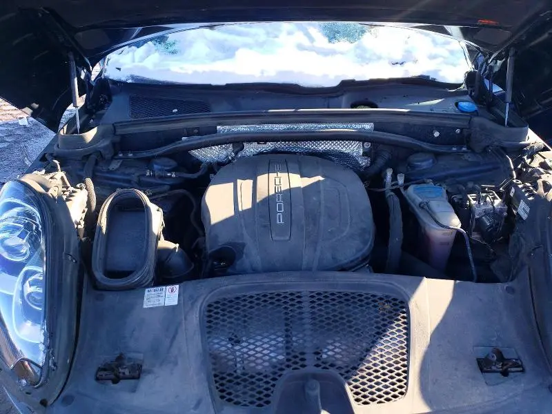 2018 PORSCHE MACAN   