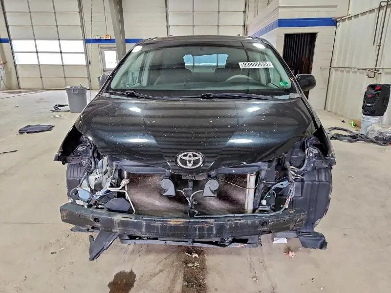 2011 TOYOTA SIENNA SPORT  