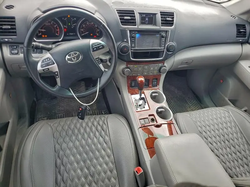 2013 TOYOTA HIGHLANDER LIMITED  