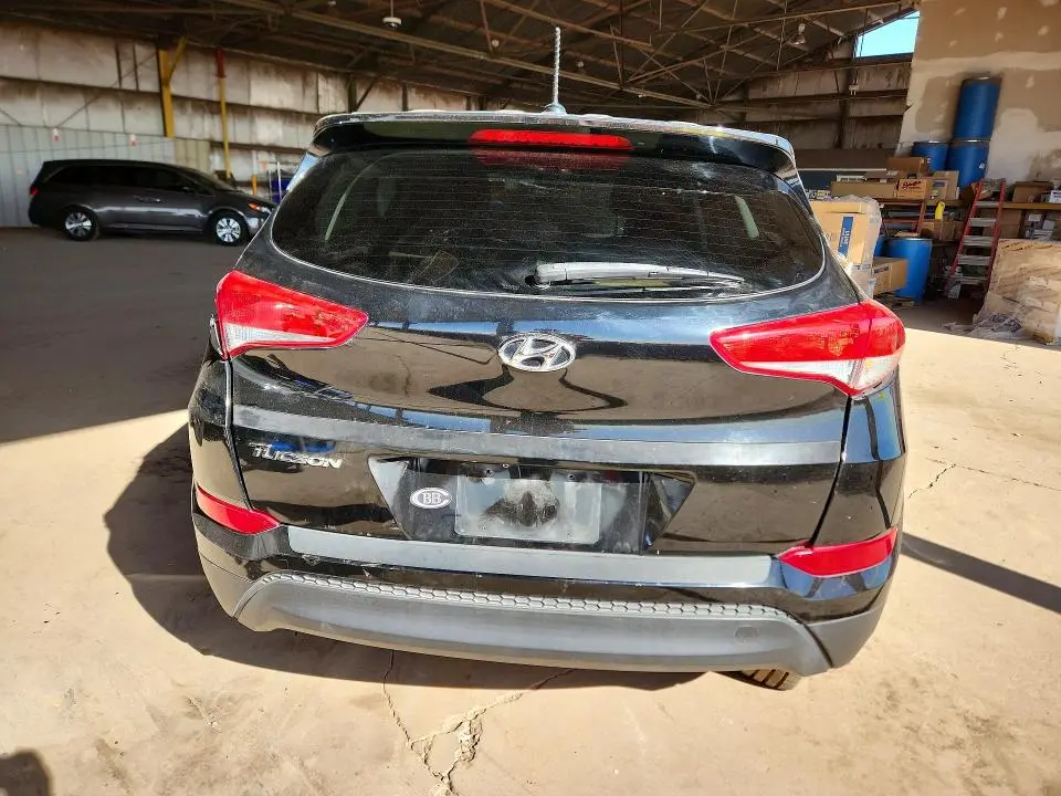 2017 HYUNDAI TUCSON SE  