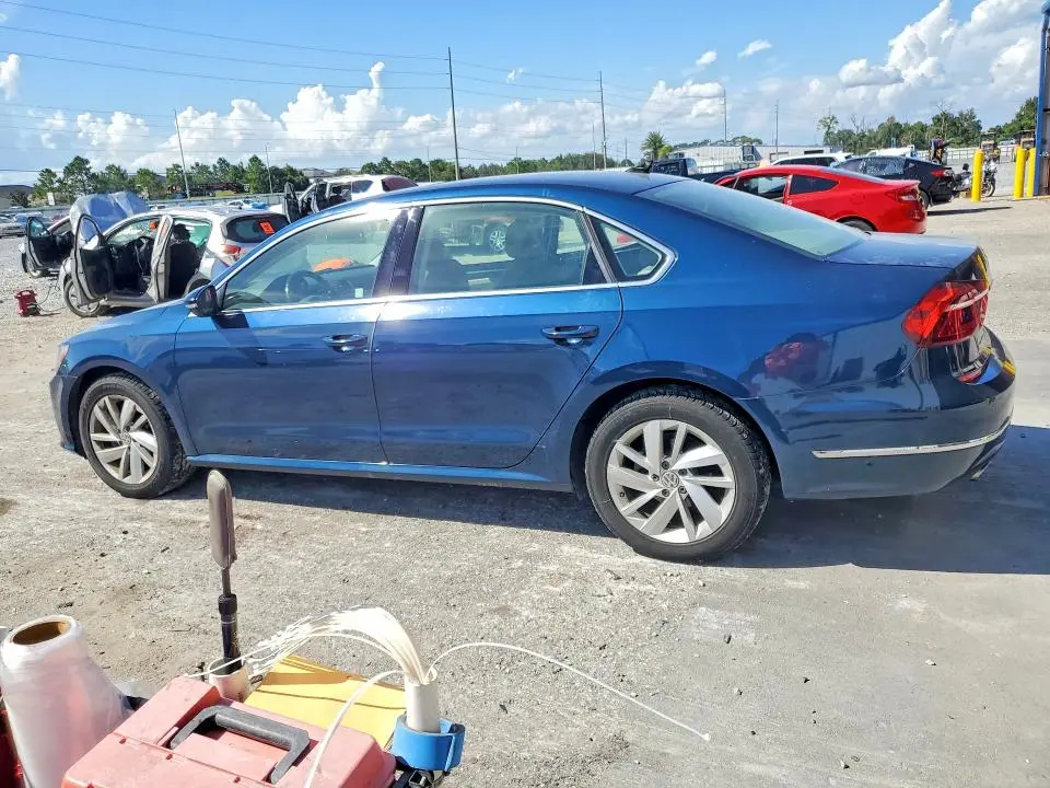 2018 VOLKSWAGEN PASSAT SE  