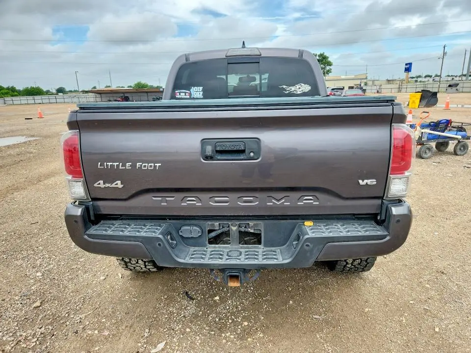 2017 TOYOTA TACOMA LIMITED  