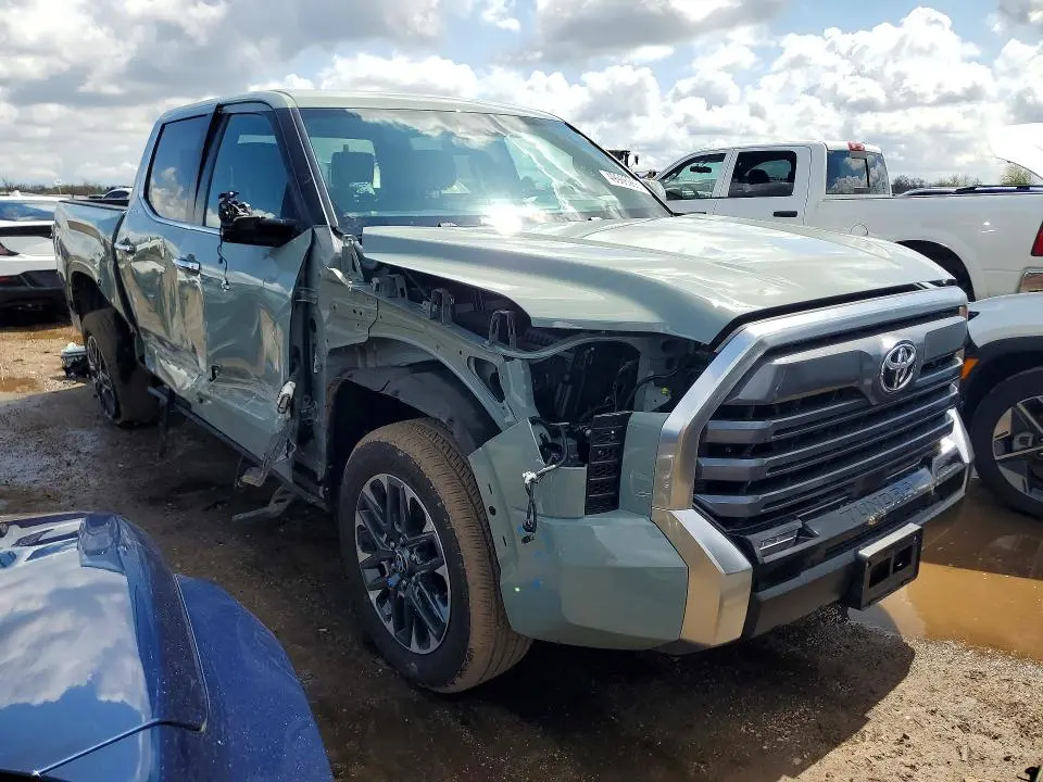 2026 TOYOTA TUNDRA CREWMAX LIMITED  