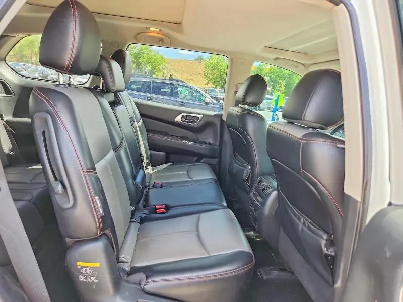 2019 NISSAN PATHFINDER SL  