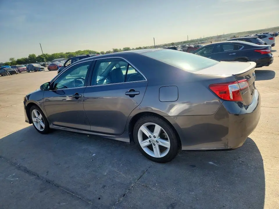 2013 TOYOTA CAMRY SE  