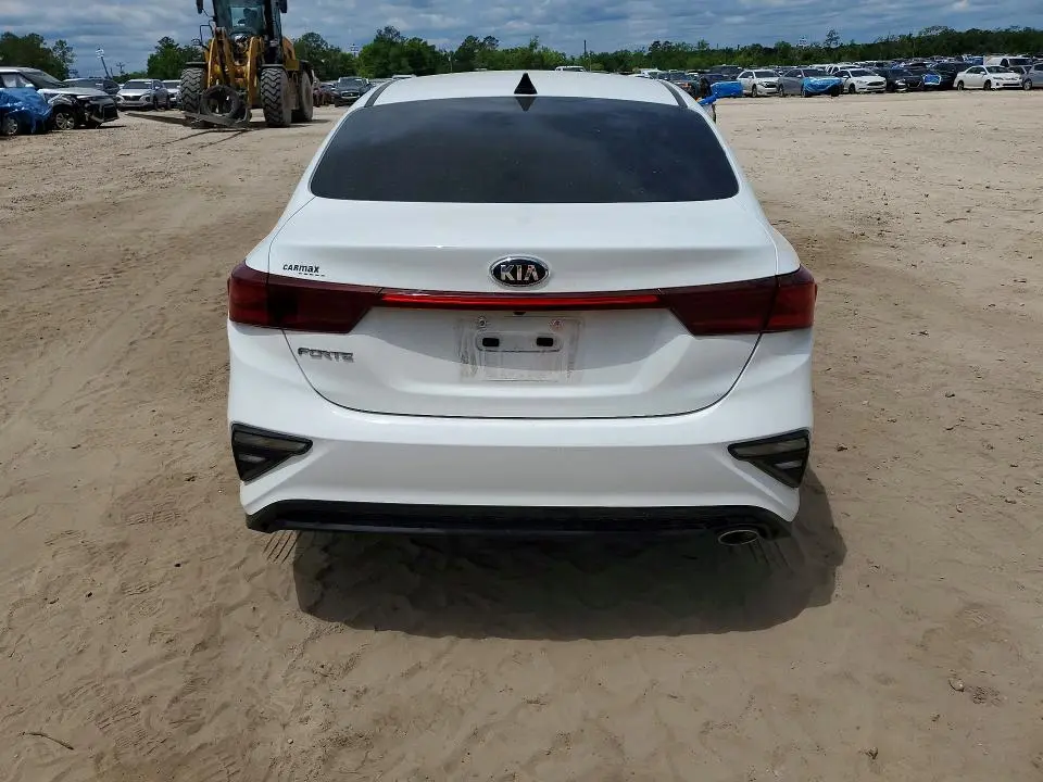 2021 KIA FORTE LXS  