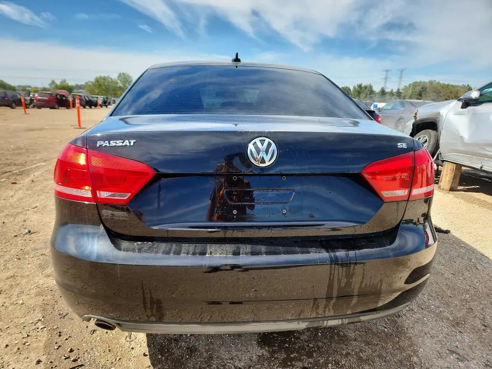 2013 VOLKSWAGEN PASSAT SE  