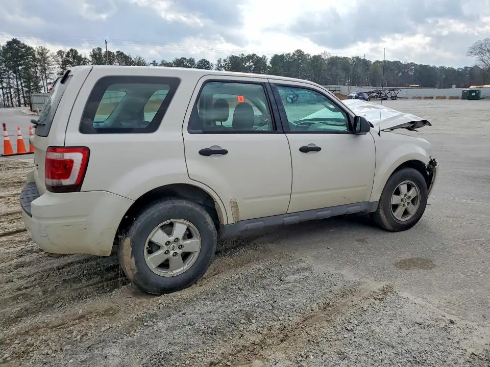 2012 FORD ESCAPE XLS  