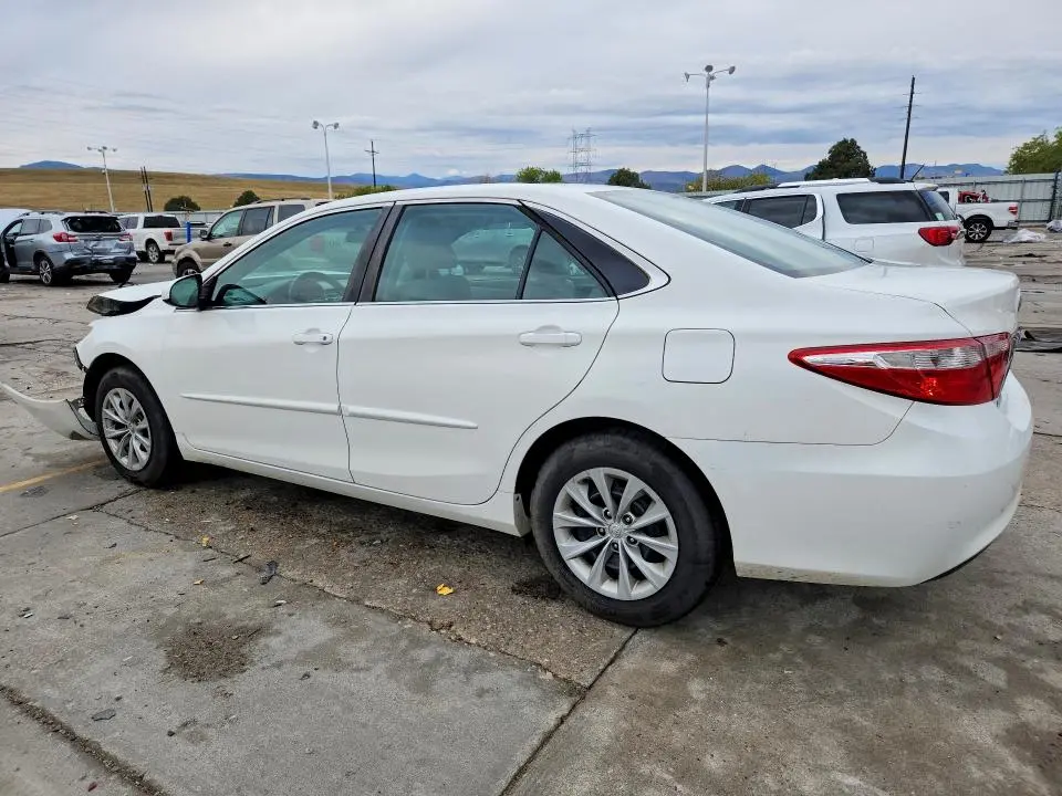 2015 TOYOTA CAMRY LE  