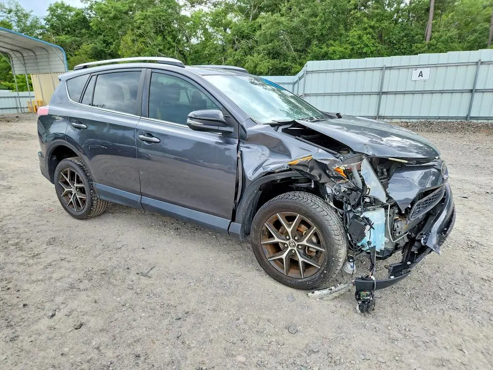 2018 TOYOTA RAV4 SE  