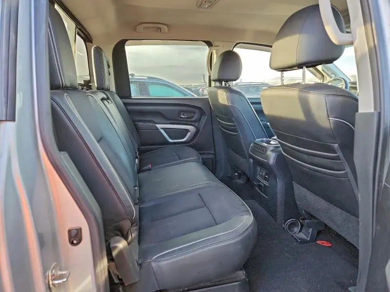 2018 NISSAN TITAN SV  