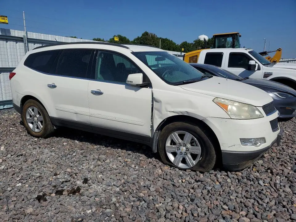 2010 CHEVROLET TRAVERSE LT  