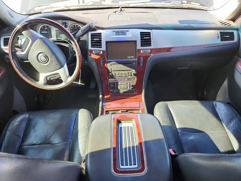 2010 CADILLAC ESCALADE EXT LUXURY  