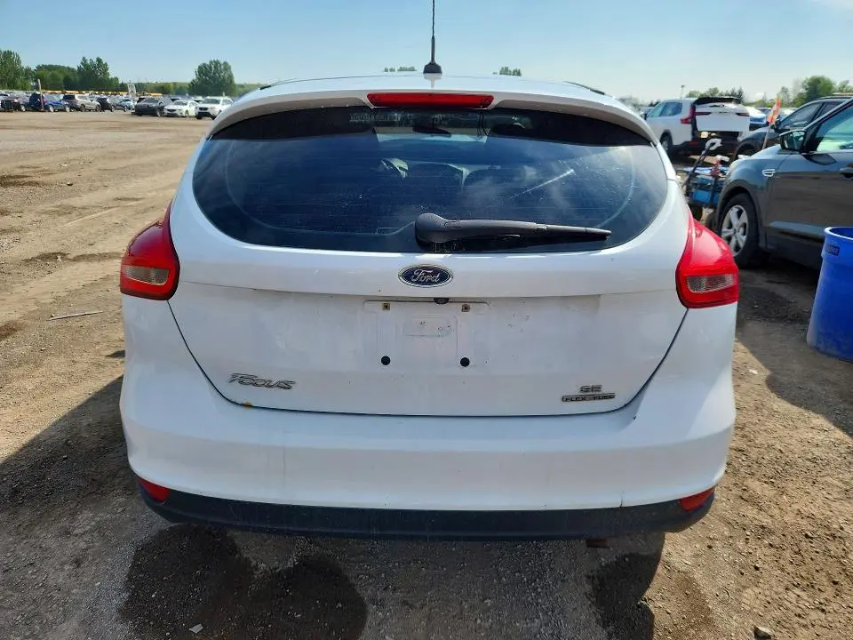 2016 FORD FOCUS SE  