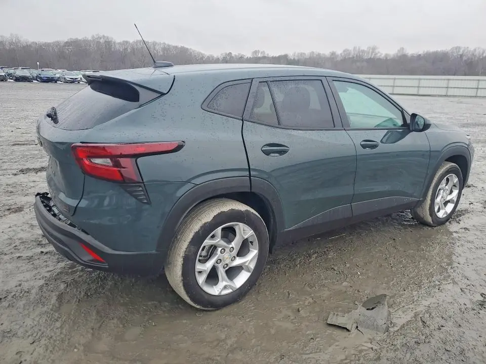 2025 CHEVROLET TRAX LS  