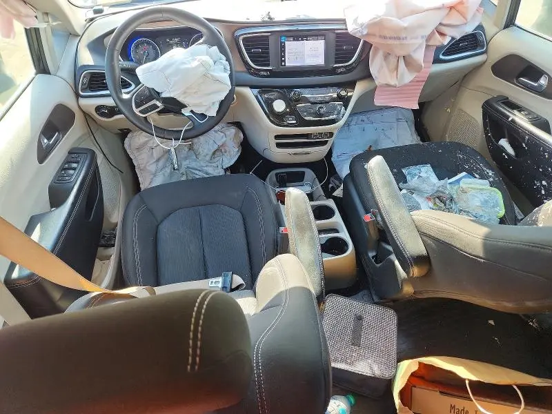 2022 CHRYSLER VOYAGER LX  