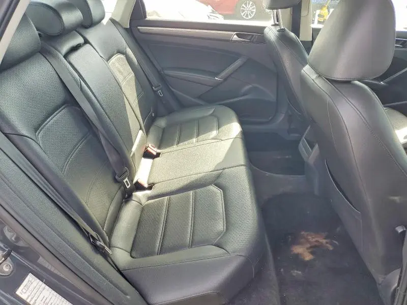 2016 VOLKSWAGEN PASSAT S  