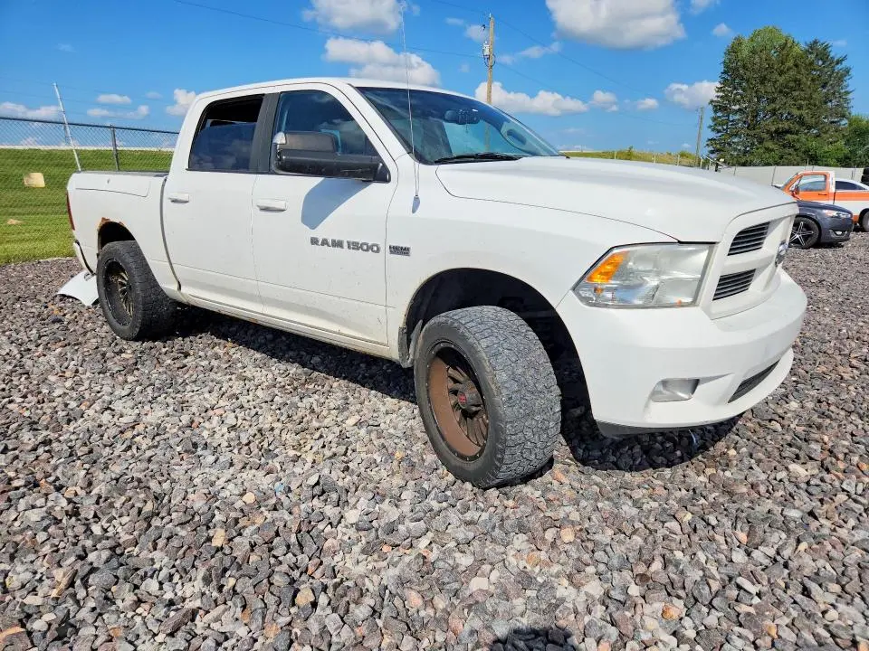 2015 DODGE RAM 1500 SPORT  