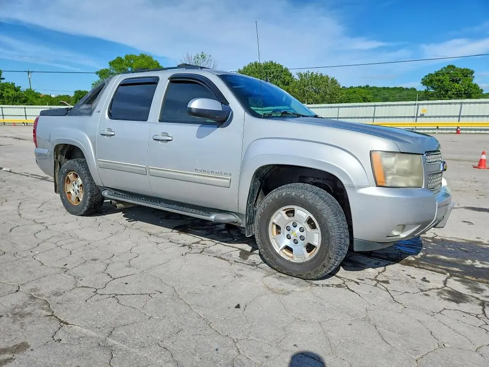 2010 CHEVROLET AVALANCHE LT  