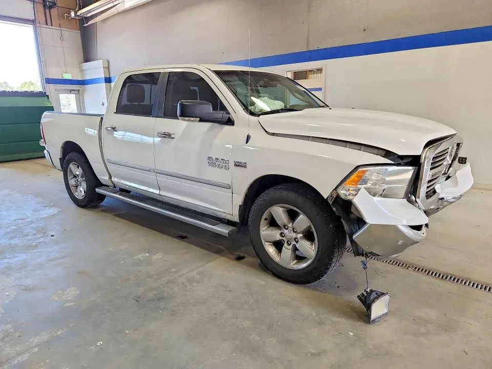 2017 RAM 1500 SLT  