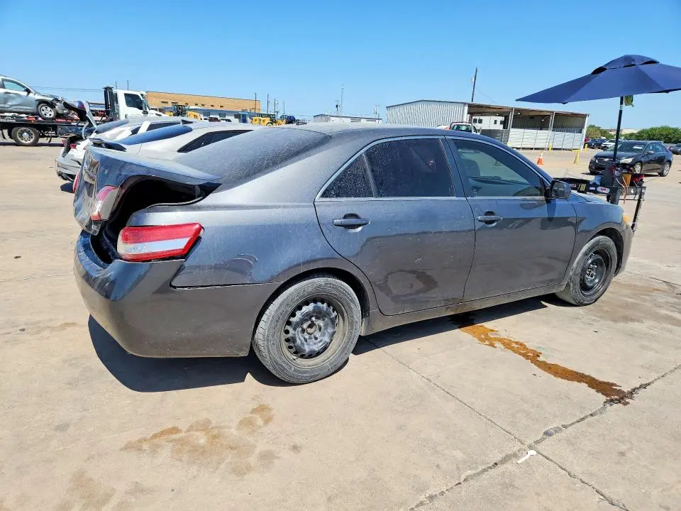 2011 TOYOTA CAMRY LE  
