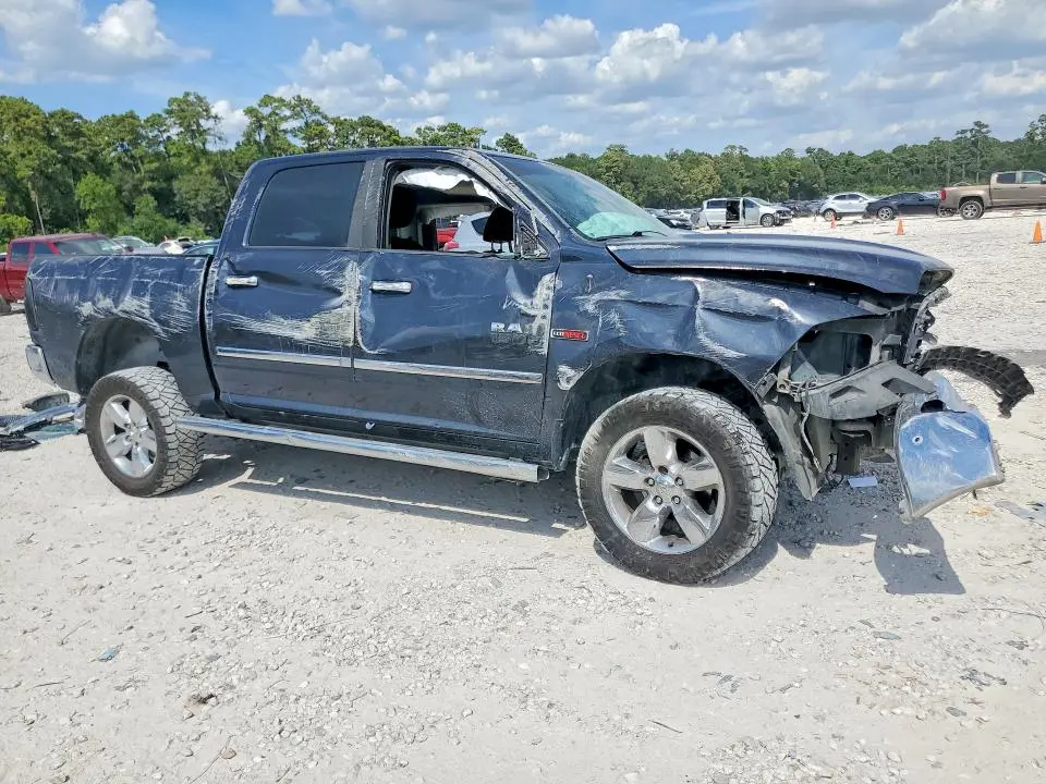2015 RAM 1500 SLT  
