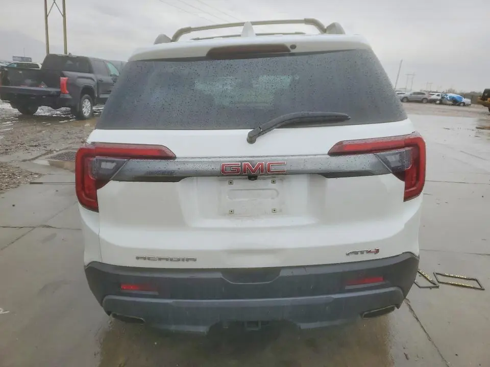 2021 GMC ACADIA AT4  