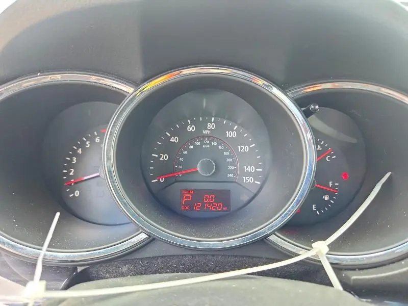 2011 KIA SORENTO LX  